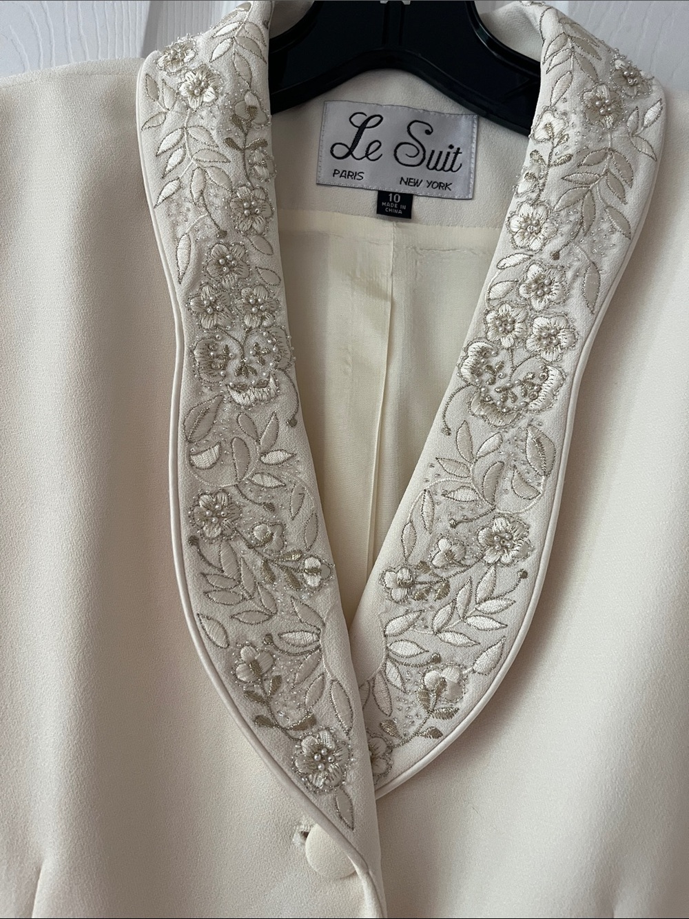 Le Suit Cream Embellished Collar Blazer suit - Picture 3 of 7